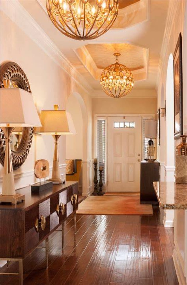 what is a foyer